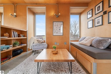 The nationally acclaimed Chameleon House. Designed by renowned - photo 20