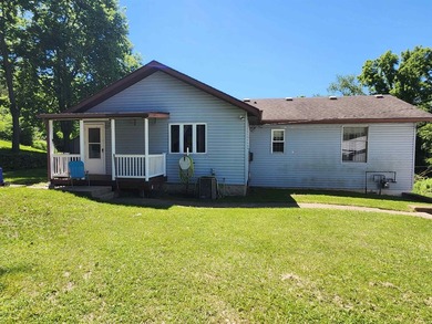 Well-maintained 3-bedroom home on .38 acres on the outskirts of - photo 26
