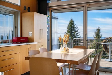 The nationally acclaimed Chameleon House. Designed by renowned - photo 30