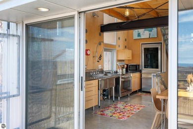 The nationally acclaimed Chameleon House. Designed by renowned - photo 31