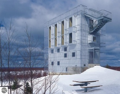 The nationally acclaimed Chameleon House. Designed by renowned - photo 44