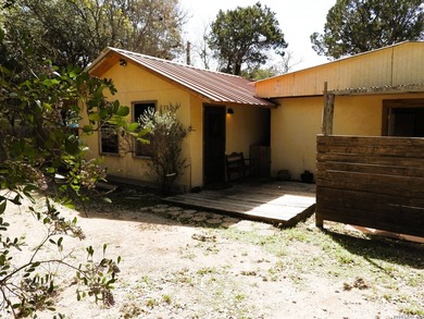 Handyman special with strong upside. Interior needs paint, new - photo 2