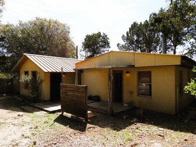 Handyman special with strong upside. Interior needs paint, new - photo 3