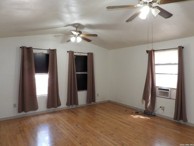 Handyman special with strong upside. Interior needs paint, new - photo 9
