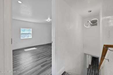 Opportunity awaits with this all-brick home built in 1901 - photo 5