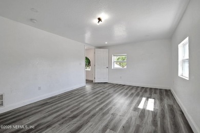 Opportunity awaits with this all-brick home built in 1901 - photo 8