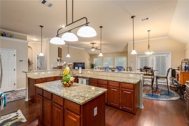 Stunning Northshore Home in Heart of Portland! The open concept - photo 12