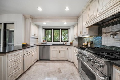 Lakefront Living at its Best! Set directly on Long Pond, this - photo 18