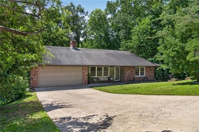 Seller offering $9,000 toward a rate buy-down or closing costs! - photo 1