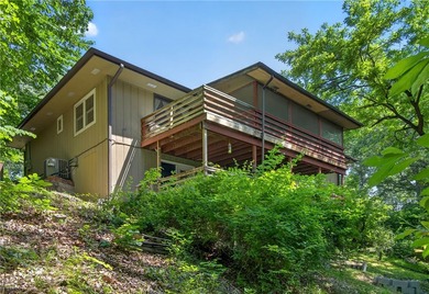 Seller offering $9,000 toward a rate buy-down or closing costs! - photo 2
