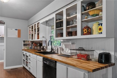 Seller offering $9,000 toward a rate buy-down or closing costs! - photo 5