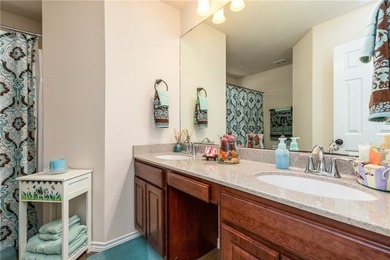 Stunning Northshore Home in Heart of Portland! The open concept - photo 26