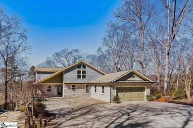 Lake Home For Sale in Fair Play, South Carolina