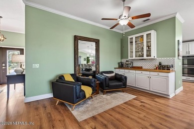 Centrally locatedpletely renovated. Built for the life you - photo 8