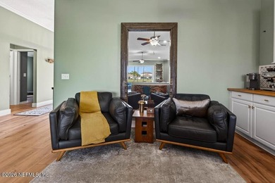 Centrally locatedpletely renovated. Built for the life you - photo 9