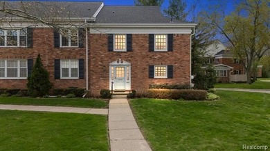 Welcome to this desirable end-unit condo in Bloomfield Hills - photo 1