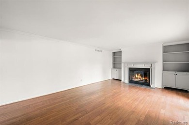 Welcome to this desirable end-unit condo in Bloomfield Hills - photo 10