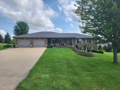 Lake Home Sale Pending in Dubuque, Iowa