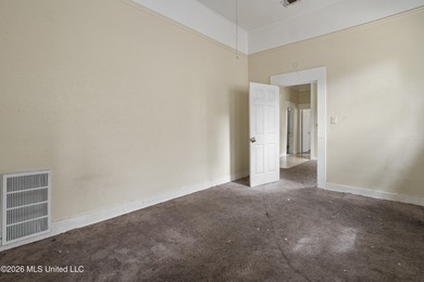 Prime investment opportunity! This fixer-upper is priced for - photo 15