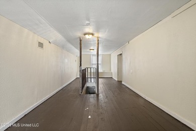 Prime investment opportunity! This fixer-upper is priced for - photo 16
