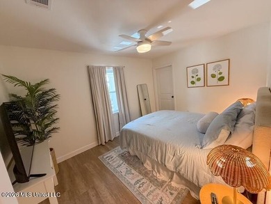 Welcome to The Porter Condos, perfectly located just off Porter - photo 5