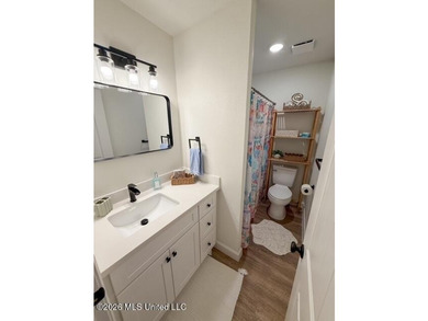 Welcome to The Porter Condos, perfectly located just off Porter - photo 7