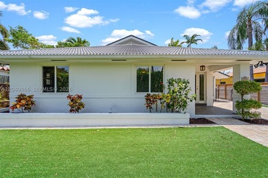 Ideally located in desirable East Hollywood, just minutes from - photo 5