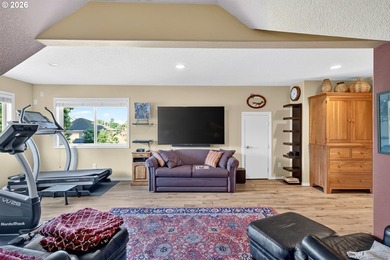 Pride of Ownership Shines in Highland Park at Pleasant Valley - photo 34