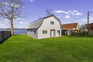 Lakey Barn Style Waterfront - Lake Livingston - photo 3