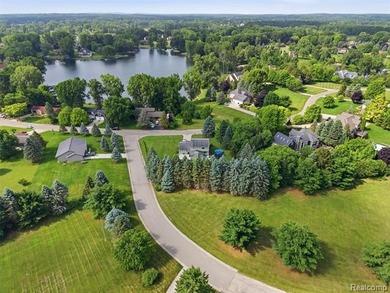 Welcome to this 3 bedroom colonial in beautiful Highland Hills - photo 3
