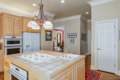 Welcome to refined living on the Wynlakes Golf Course. Situated - photo 18