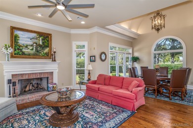 Welcome to refined living on the Wynlakes Golf Course. Situated - photo 21