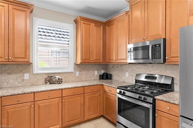 This beautiful 3-bedroom + den, 2-bath single-family home in the - photo 22