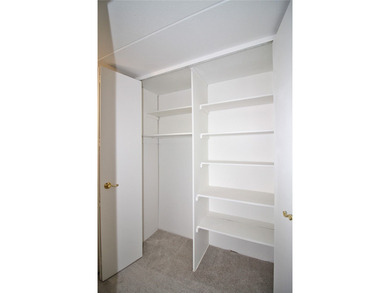 MOVE RIGHT INTO THIS SPARKLING UNIT LOCATED ON THE PENTHOUSE - photo 29