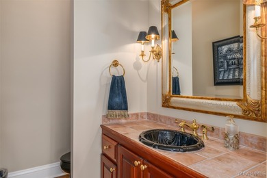 Welcome to refined living on the Wynlakes Golf Course. Situated - photo 31