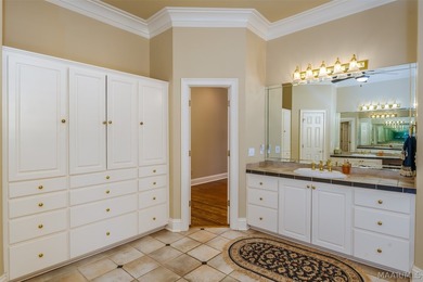Welcome to refined living on the Wynlakes Golf Course. Situated - photo 40