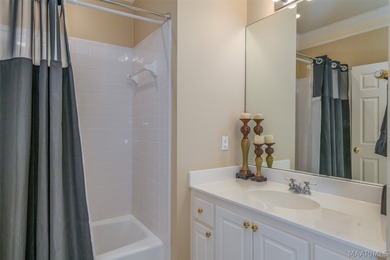 Welcome to refined living on the Wynlakes Golf Course. Situated - photo 44