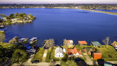 Lakey Barn Style Waterfront - Lake Livingston - photo 2
