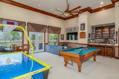 Welcome to refined living on the Wynlakes Golf Course. Situated - photo 47