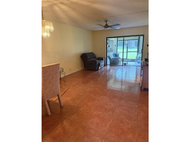 Welcome to this 900 square-foot condominium located in the Isle - photo 2