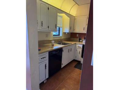 Welcome to this 900 square-foot condominium located in the Isle - photo 5