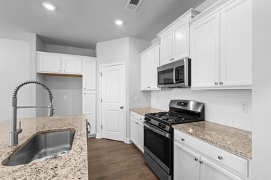 Welcome to Belle Harbor Townhomes! This beautifully maintained - photo 13