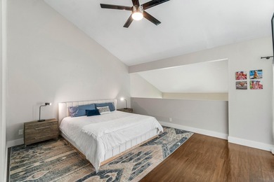 Immaculate and Beautiful 3 bedroom, 2.5 bath townhouse. Roof - photo 15