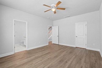 Welcome to Belle Harbor Townhomes! This beautifully maintained - photo 17
