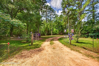 Escape to your own private outdoor paradise with this 3-bedroom - photo 8