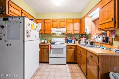 Welcome to this property, which includes 439 and 447 Rogerston - photo 32