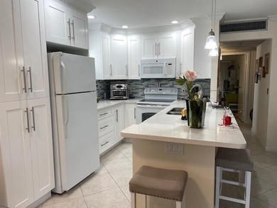 Welcome to this charming 2-bedroom, 2-bathroom villa in Delray - photo 5