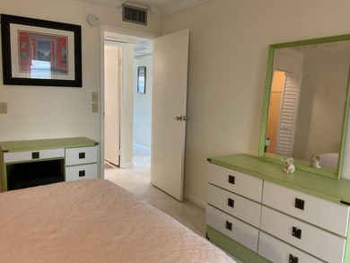 Welcome to this charming 2-bedroom, 2-bathroom villa in Delray - photo 10