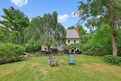 Sun-drenched 4-bed, 2.5 bath, 3-story Raised Cape in a private - photo 1