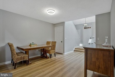 Welcome home to this beautifully maintained 3-bedroom, 2-bath - photo 6